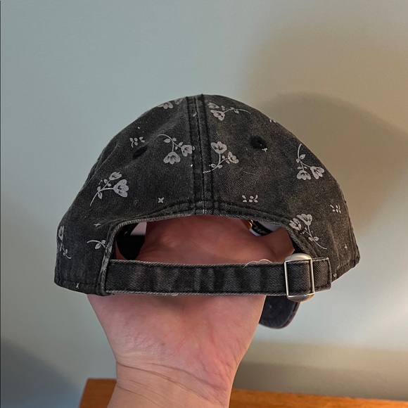 New Era Pittsburgh Steelers Women's Black and White Cap - Picture 4 of 5